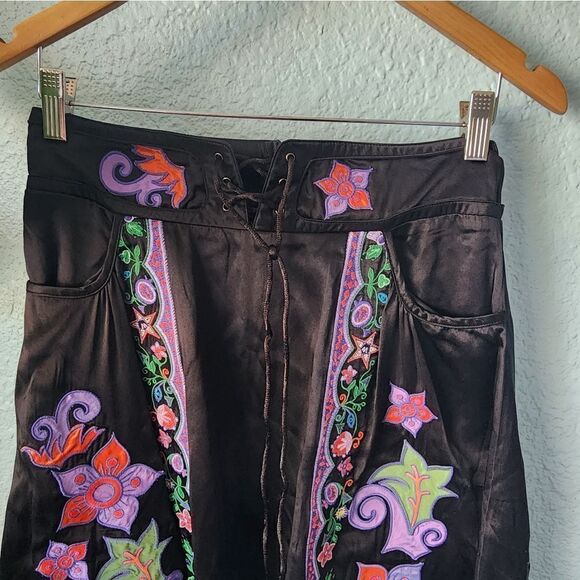 Laura Lees label 100% silk embroidery Mid skirt - Picture 6 of 16